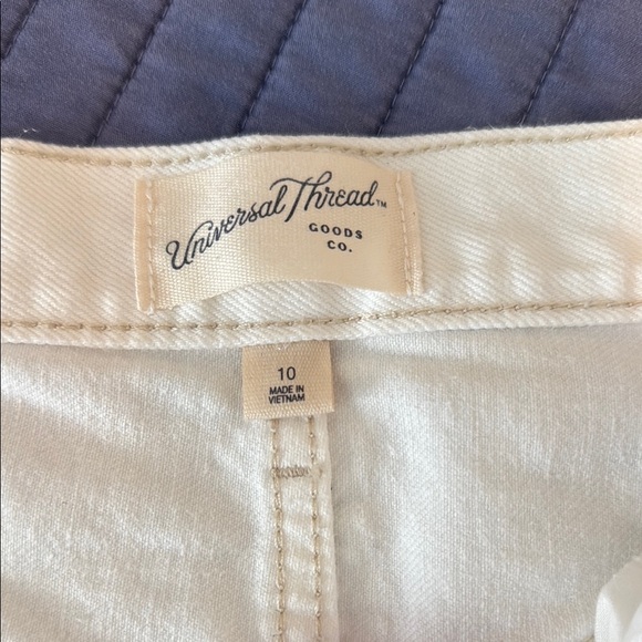 New without tags.  Universal Thread button fly baggy fit. Size 10 - Picture 2 of 5